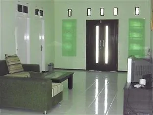 Villa Keluarga "Pondok Daun"-2